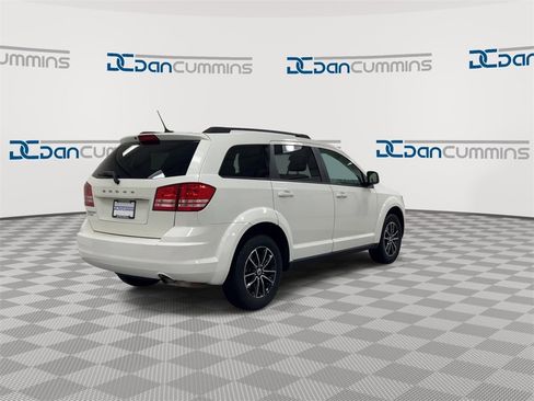 Used 2018 Dodge Journey SE w/ Popular Equipment Group image 8