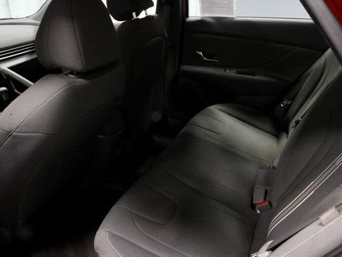 Used 2024 Hyundai Elantra SEL FWD image 21