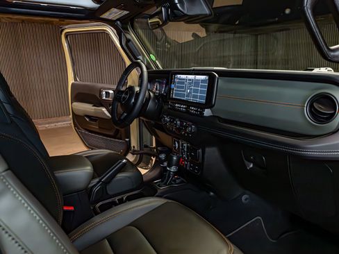 Used 2025 Jeep Gladiator Mojave image 20