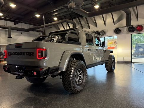 Used 2021 Jeep Gladiator Rubicon AWD/4WD image 38