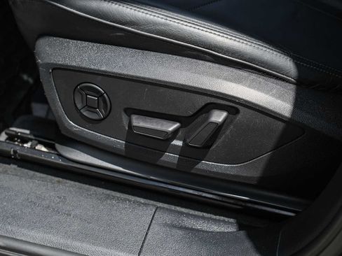 Used 2019 Audi Q3 2.0T Premium Plus w/ Premium Plus Package AWD/4WD image 24