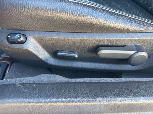 Used 2011 Ford Mustang GT Premium w/ Comfort Pkg image 25