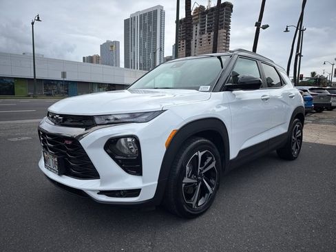 Used 2023 Chevrolet TrailBlazer RS w/ Sun and Liftgate Package image 3