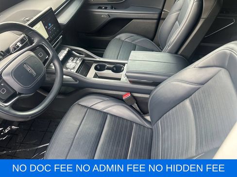 Used 2025 Lincoln Nautilus Reserve AWD/4WD image 11