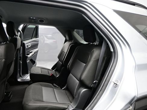 Used 2022 Ford Explorer XLT RWD image 27
