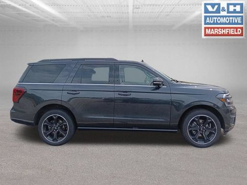 Used 2023 Ford Expedition Limited AWD/4WD image 2