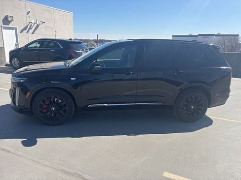 Certified 2025 Cadillac XT6 Sport w/ Platinum Package image 2