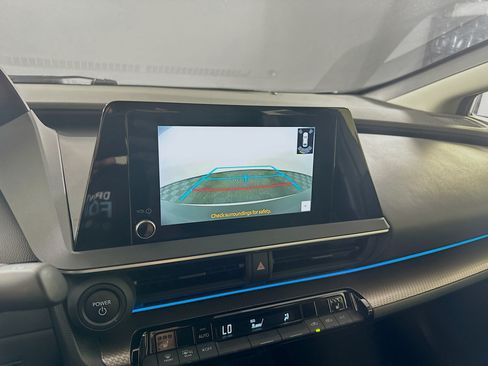 Used 2025 Toyota Prius XLE FWD image 22