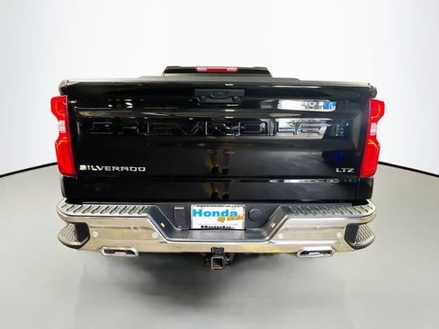 Used 2025 Chevrolet Silverado 1500 LTZ AWD/4WD image 30