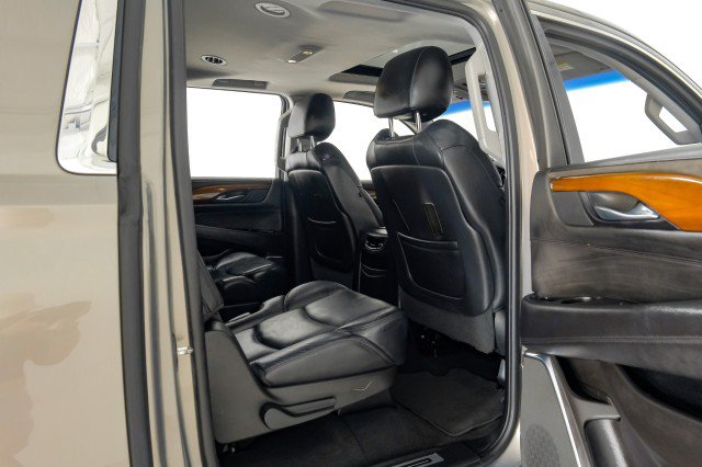 Used 2018 Cadillac Escalade ESV Luxury RWD image 45