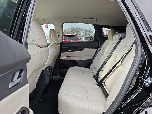 Certified 2025 Nissan Murano SV AWD/4WD image 11