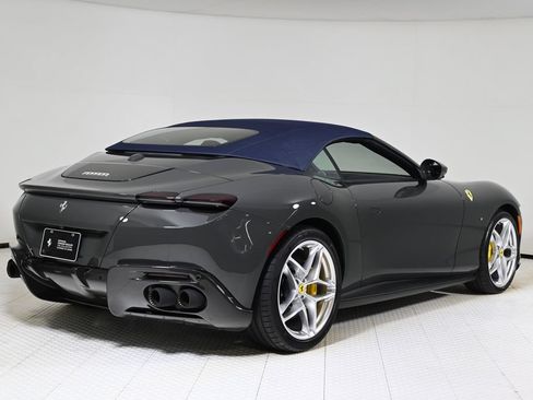 Used 2025 Ferrari Roma Spider RWD image 9