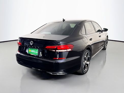 Used 2020 Volkswagen Passat 2.0T R-Line FWD image 10