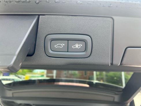 New 2025 Volvo XC60 B5 Ultra w/ Climate Package image 10