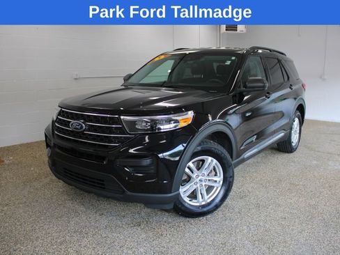 Used 2023 Ford Explorer XLT AWD/4WD image 10