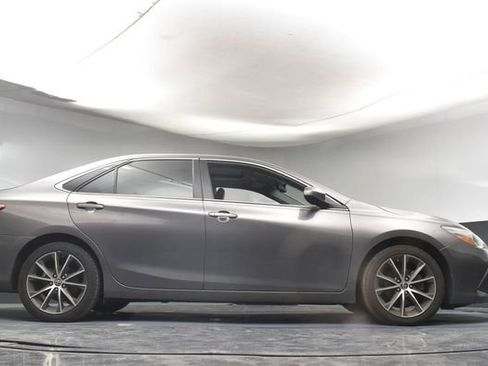 Used 2017 Toyota Camry XSE w/ Moonroof Package FWD image 40