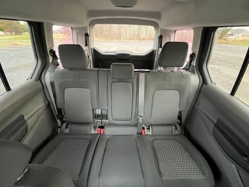 Used 2021 Ford Transit Connect XLT image 17