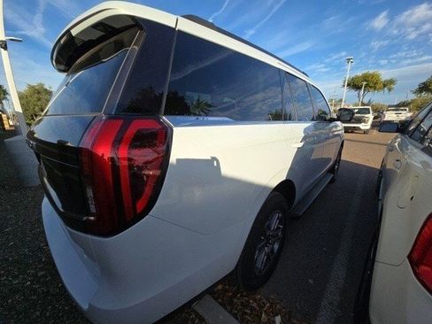 Used 2025 Ford Expedition Active image 10