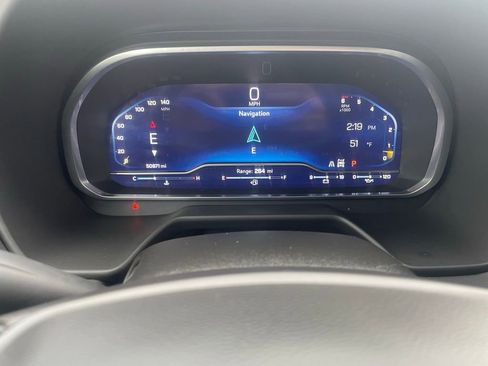 Used 2024 Chevrolet Suburban Premier image 28