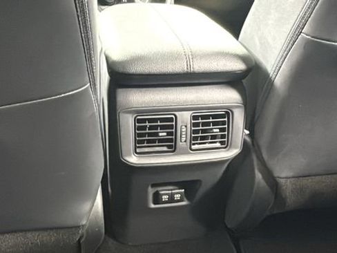 Used 2019 Toyota RAV4 XLE Premium image 37