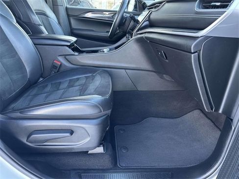 Used 2021 Jeep Grand Cherokee L Laredo image 18