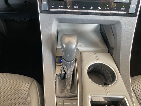 Used 2019 Toyota Avalon XSE w/ All Weather Liner Package FWD image 42