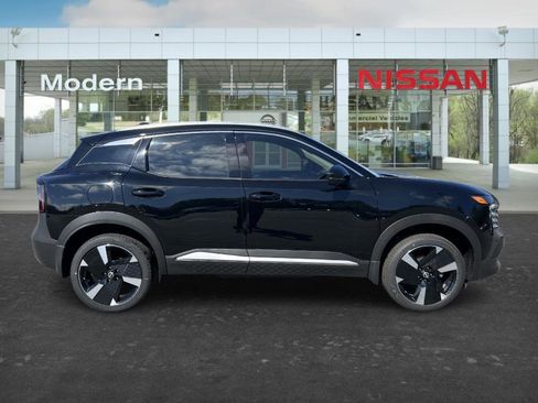 New 2026 Nissan Kicks SR image 13