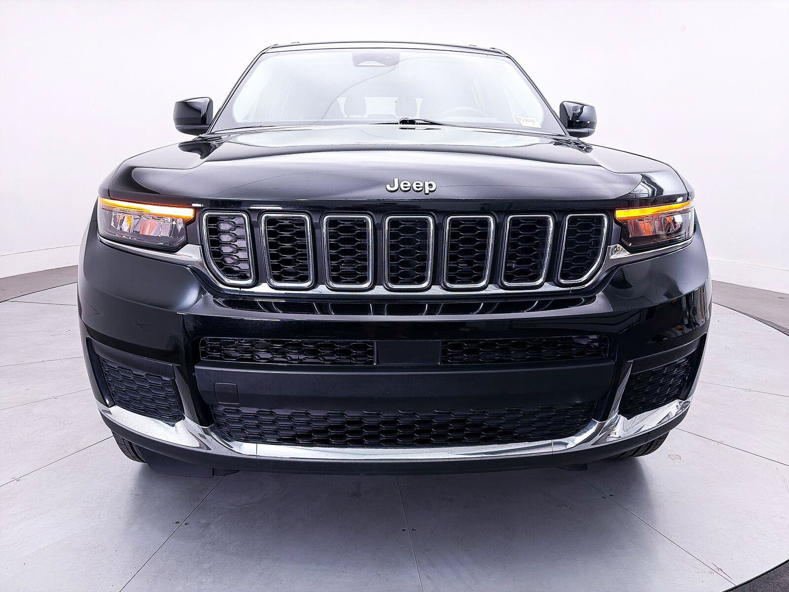 Used 2023 Jeep Grand Cherokee L Laredo w/ Luxury Tech Group I AWD/4WD image 10