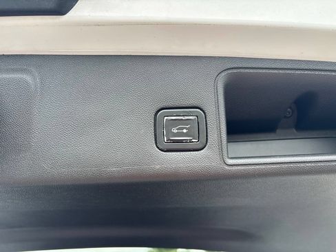 Used 2020 GMC Terrain SLT w/ Preferred Package AWD/4WD image 40