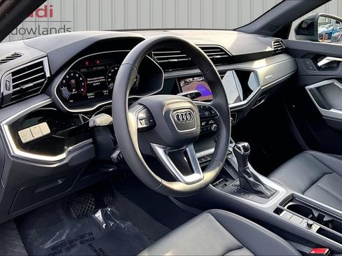 Used 2025 Audi Q3 2.0T Premium w/ Convenience Package AWD/4WD image 17