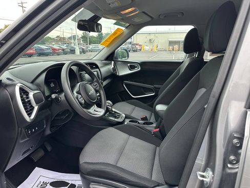 Used 2024 Kia Soul LX w/ Option Group 015 FWD image 10