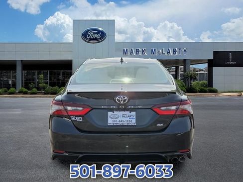 Used 2024 Toyota Camry SE FWD image 4