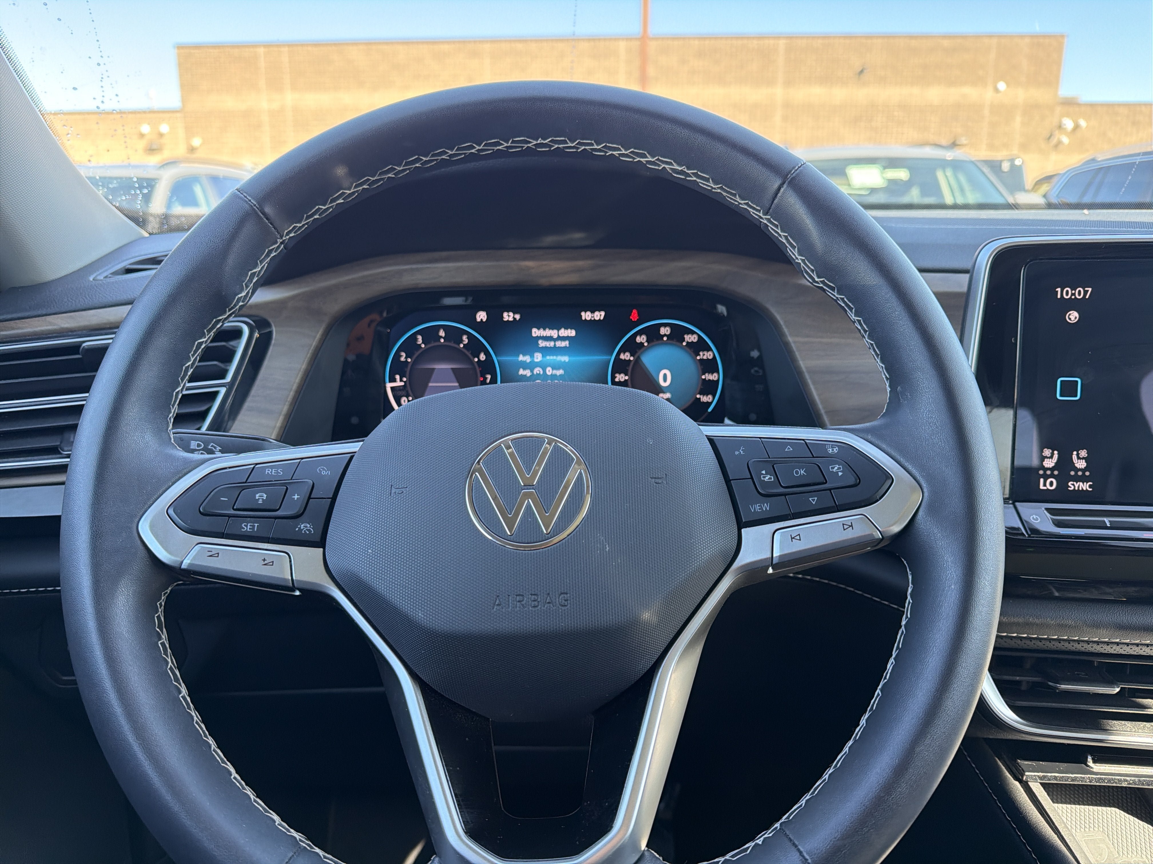 Used 2024 Volkswagen Atlas SE w/ Panoramic Sunroof Package AWD/4WD image 14
