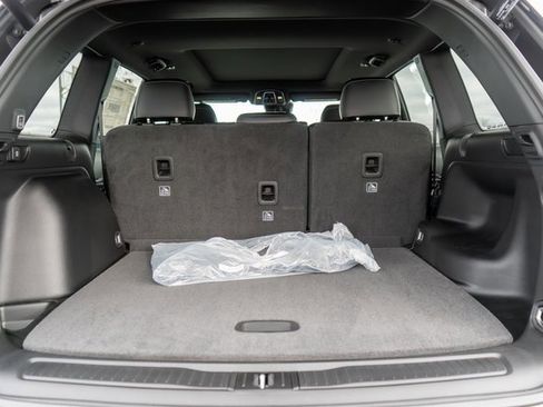 New 2025 Jeep Grand Cherokee Limited image 9