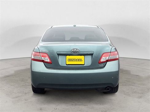 Used 2011 Toyota Camry LE image 4