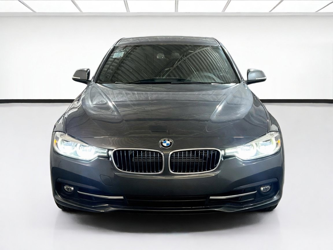 Used 2018 BMW 330e RWD image 2