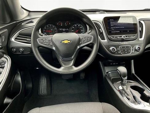Used 2025 Chevrolet Malibu LT image 5