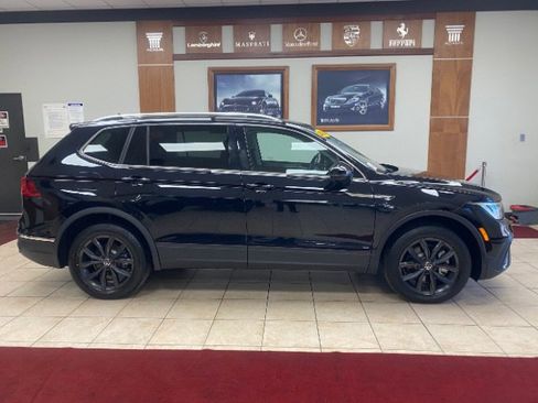 Used 2024 Volkswagen Tiguan SE image 4