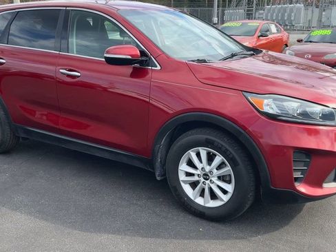 Used 2020 Kia Sorento LX image 2