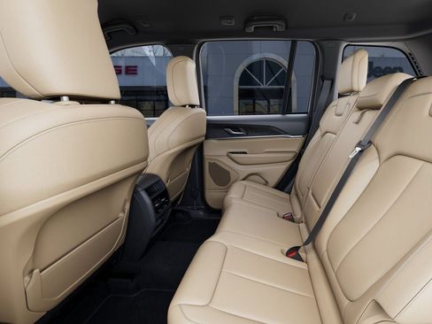 New 2025 Jeep Grand Cherokee Limited AWD/4WD image 25