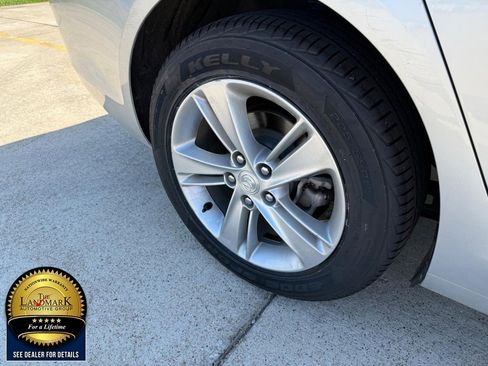 Used 2018 Buick Regal Preferred FWD image 19