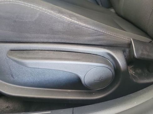 Used 2024 Hyundai Elantra SE image 15