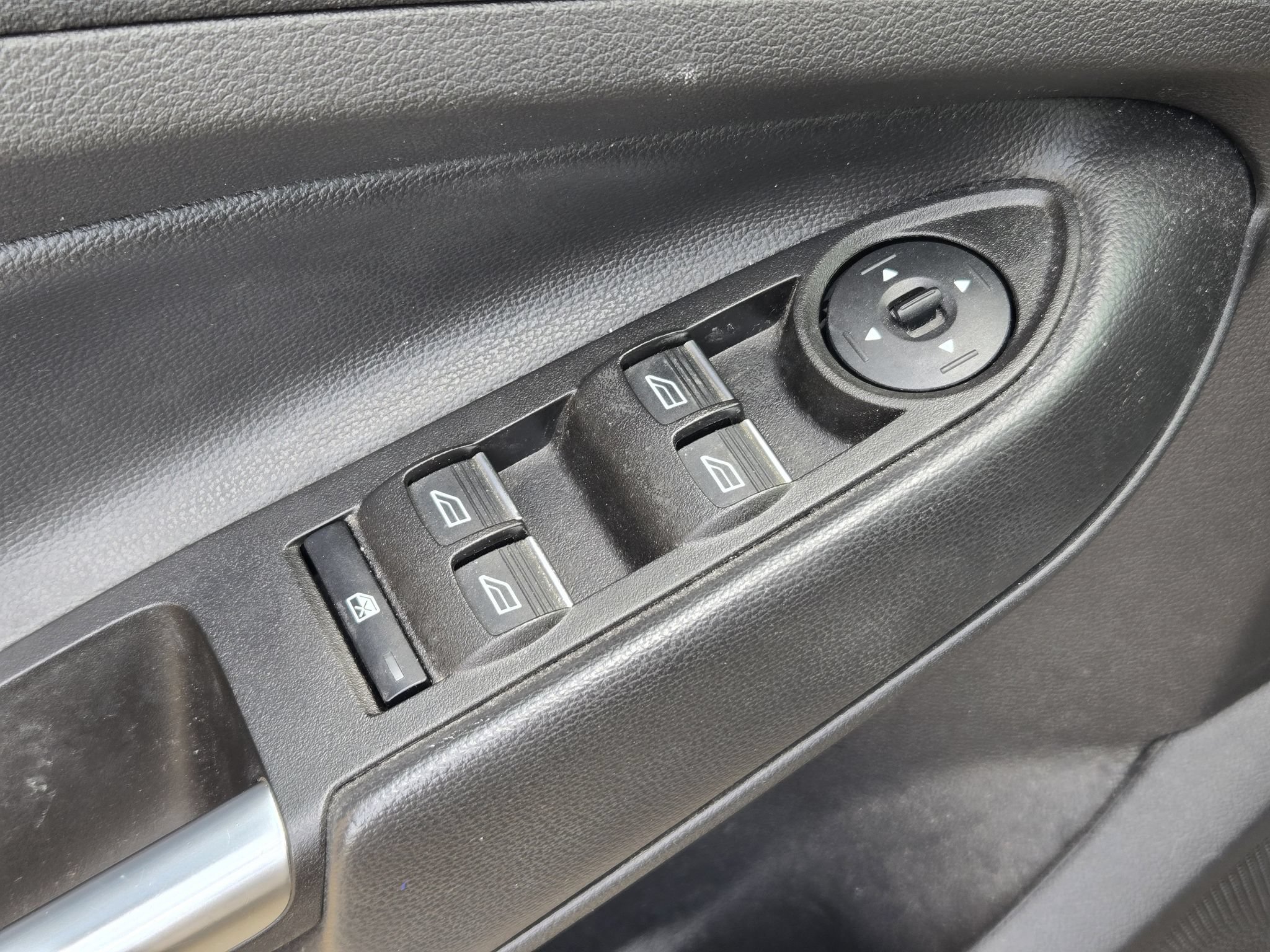 Used 2017 Ford Escape SE w/ Equipment Group 201A AWD/4WD image 22