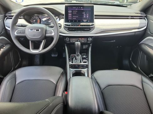 Used 2024 Jeep Compass Latitude AWD/4WD image 9
