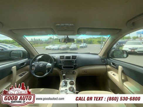 Used 2013 Toyota Highlander Plus AWD/4WD image 14