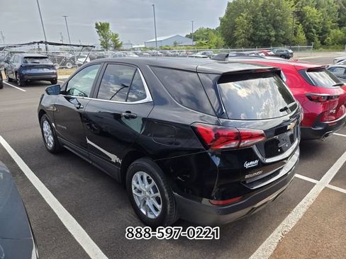 Used 2022 Chevrolet Equinox LT FWD image 2