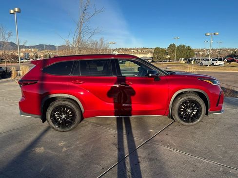 Used 2026 Toyota Highlander XSE image 8