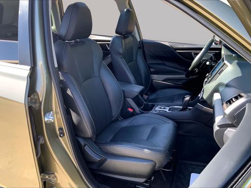 Used 2023 Subaru Forester Limited w/ Popular Package #2 AWD/4WD image 9
