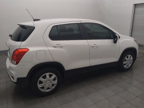 Used 2018 Chevrolet Trax LS FWD image 10