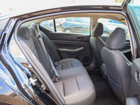 Used 2025 Nissan Altima 2.5 SV FWD image 10